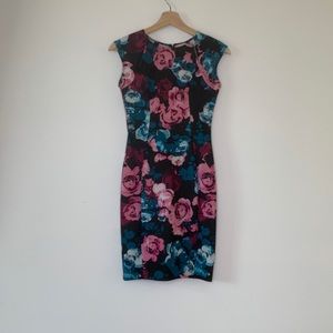 Floral print mini dress with cap sleeves
